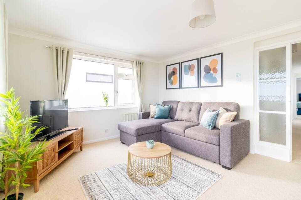 Incredible Sea View 2 Bedroom Beach Apartment Bornemouth Extérieur photo